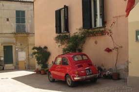 Старый автомобиль в Италии