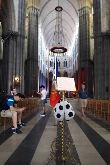 Молитва за победу сборной Франции по футболу