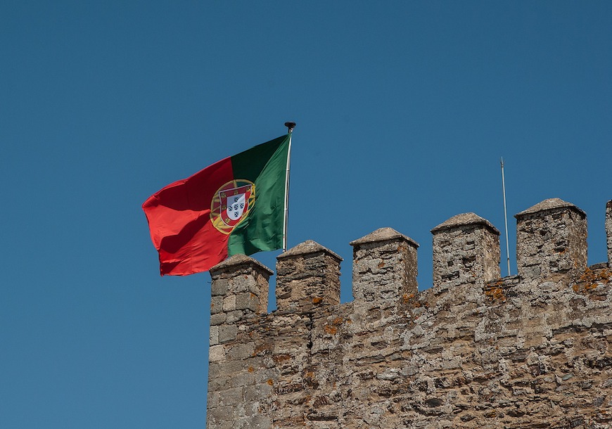 Португалия, флаг на замке