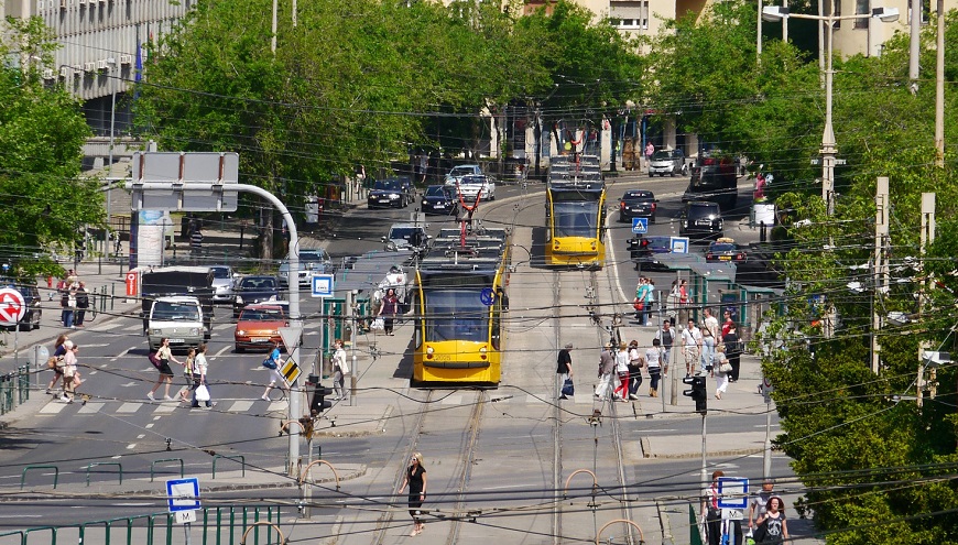 Улица в Будапеште. Большинство сделок с недвижимостью приходится на венгерскую столицу